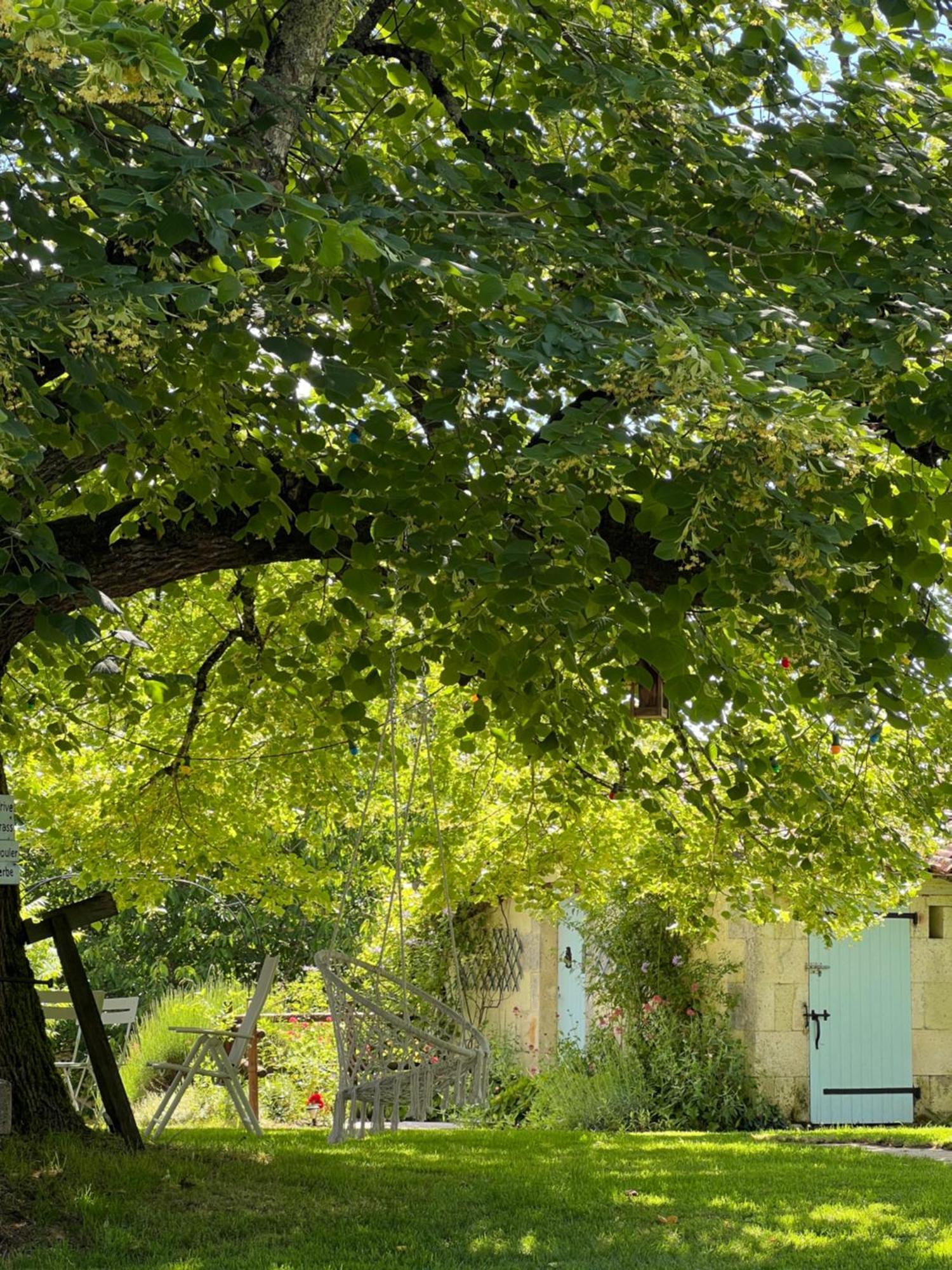 La Colline De Tilleul - Les Deux Puits - Cosy Cottage With Swimming Pool Near Aubeterre Saint-Romain  Exterior photo